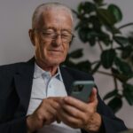 Українським пенсіонерам можуть прийти повістки: кому не уникнути призову