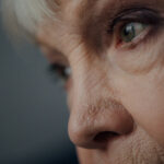 Люди починають різко старіти після двох вікових періодів: вчені назвали їх