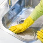 Носа зводить: Що робити, якщо з кухонної раковини тхне каналізацією