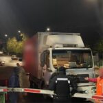 ДТП ледь не коштувала життя: водій вантажівки зніс шлагбаум на залізничному переїзді у Рівному