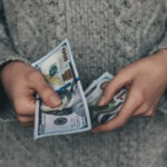 Не сплутайте з підробкою: який тепер виглядають 100 доларів? (ФОТО)