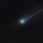 У комети 3I/ATLAS з’явився «антихвіст»: Нові відкриття на фоні космічного знімка