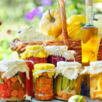 Скільки можна зберігати домашні закрутки: коли та що їсти не можна