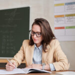 Реальні зарплати вчителів: Челендж, який шокував українців