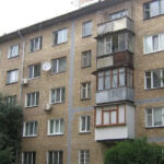 Чому у хрущовок немає балконів на першому поверсі?