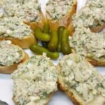 Бутерброди просто розлетяться: Гості не вгадають, що ви додали в намазку і проситимуть рецепт