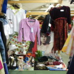 Можна заробити тисячі гривень: що точно варто купити в секонд-хенді