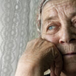 Про що люди найбільше жалкують в старості? Психолог назвав три найпоширеніші помилки