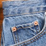 Маленька кишенька на джинсах: Для чого насправді вона?