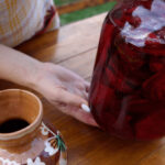 1 буряк «бродить» 3 дні – і маю квас на всю зиму: газований, смачний і корисний