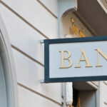 Хто може не платити кредит під час воєнного стану, і банки мають це списати 