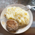 Радянська їдальня: чому раніше пюре з котлетою та компотом вважали ідеальним поєднанням