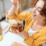 Ніколи не їжте мед із цим продуктом: небезпечне поєднання, яке є на кожній кухні 