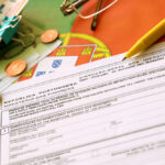 Податкова дістала і за кордоном: що зобов’язані декларувати українські біженці та чим загрожує мовчання