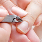 Чому з’являються задирки на пальцях та як їх позбутися: поради майстра манікюру