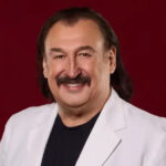 У Мережі поширили інформацію про ампутацію ноги у Степана Гіги: Команда артиста прокоментувала