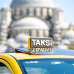 Як таксисти за кордоном обманюють туристів: популярні схеми