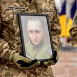 Майдан у Рівному попрощався з 26-річним захисником Дмитром Паскарем (ФОТО)
