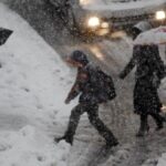 Куди зникає слово «слякоть» і чим його замінити українською