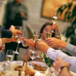 Фраза, яка припиняє незручні розмови за святковим столом