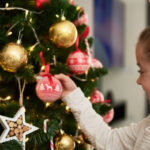 В який день потрібно ставити новорічну ялинку, щоб вона притягувала щастя та багатство: народні прикмети