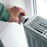 Чи варто вимикати опалення, коли вас немає вдома: Відповідь вас здивує