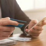 Яку суму можна переказувати на картку без податку та комісії: роз’яснення експертів