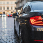 Водіїв американських авто штрафують за червоні поворотники: Як уникнути покарання