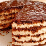 Торт без випікання, коли немає світла: простий і швидкий десерт за 20 хвилин