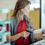 «У мене нема здачі»: Експерти пояснили, коли касири порушують ваші права