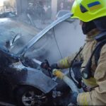 Пожежа на Київській у Рівному: фахівці встановлюють причини загоряння авто (ВІДЕО)