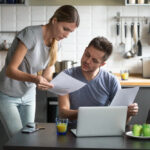 Через яку суму боргів за комуналку в Україні можуть забрати квартиру: що говорить закон насправді