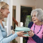 Що не можна позичати сусідам, аби не накликати бідність та хвороби: народні прикмети