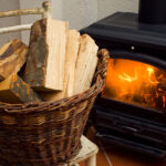 Тепла буде в рази більше: що додати в піч, щоб дрова горіли ефективніше