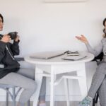 Особисті кордони: що не варто обговорювати, навіть із близькими людьми