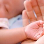 Вага була всього 610 грамів: У Рівному виписали новонароджену