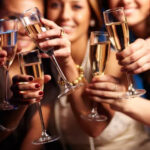 Молодь змінює асортимент напоїв у барах: що люблять, а від чого – на відріз відмовляються