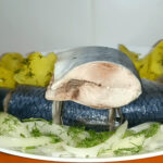 Оселедець, як лосось, готувати 5 хвилин без заморочок: ця «малосолочка» – фірмова страва (ФОТО)