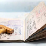 Волонтерам в Україні скасують візи