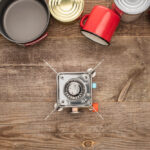 Газові балончики, залишки свічок і безнадійні павербанки: українцям заборони викидати це сміття