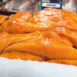 Не така вона й корисна: яку небезпеку приховує червона риба з супермаркету 